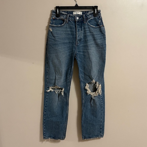 Abercrombie & Fitch The Dad High Rise Jeans Curve Love Distressed Size 26/2s - Picture 3 of 11